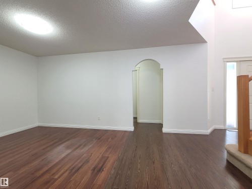 2562 Hanna Crescent Nw, Edmonton, AB - Indoor Photo Showing Other Room
