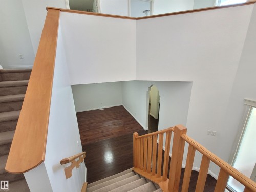 2562 Hanna Crescent Nw, Edmonton, AB - Indoor Photo Showing Other Room