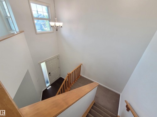 2562 Hanna Crescent Nw, Edmonton, AB - Indoor Photo Showing Other Room