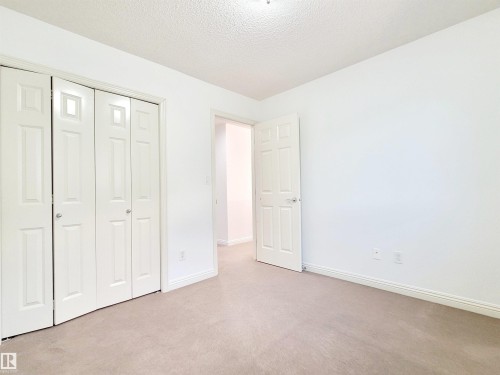 2562 Hanna Crescent Nw, Edmonton, AB - Indoor Photo Showing Other Room