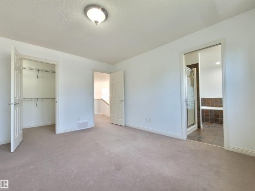 2562 Hanna Crescent Nw, Edmonton, AB - Indoor Photo Showing Other Room