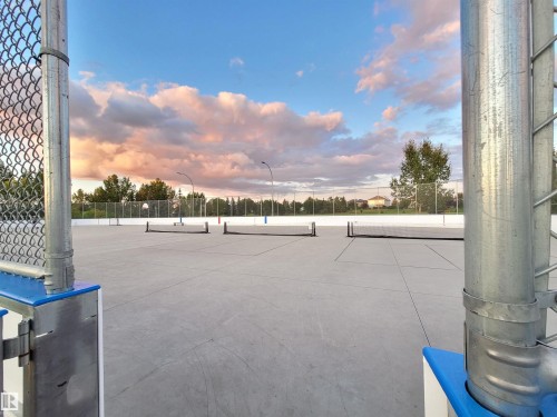 2562 Hanna Crescent Nw, Edmonton, AB - Outdoor
