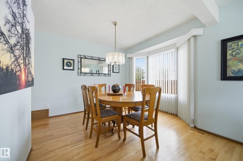 365 Kline Crescent Nw, Edmonton, AB - Indoor Photo Showing Dining Room