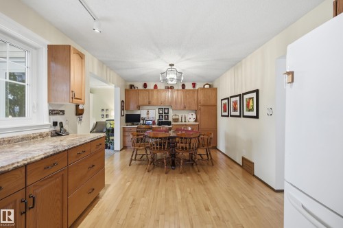 365 Kline Crescent Nw, Edmonton, AB - Indoor