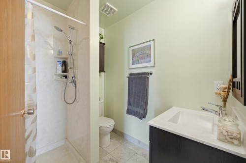 365 Kline Crescent Nw, Edmonton, AB - Indoor Photo Showing Bathroom