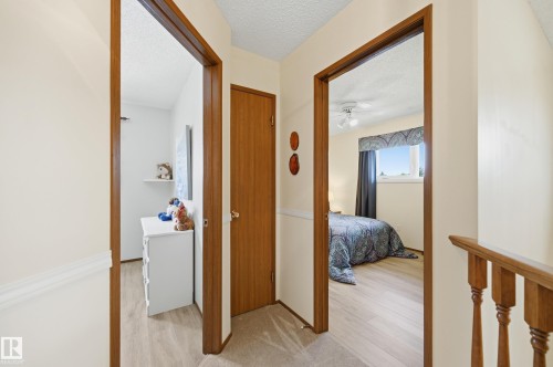 365 Kline Crescent Nw, Edmonton, AB - Indoor Photo Showing Other Room