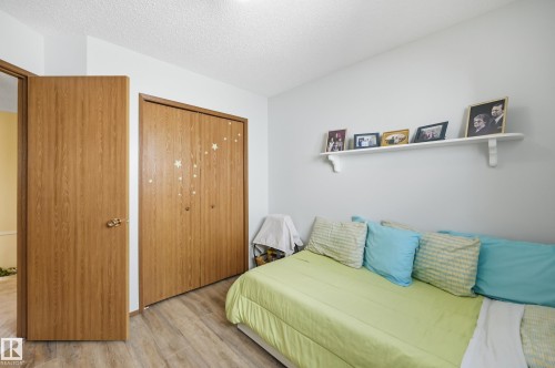 365 Kline Crescent Nw, Edmonton, AB - Indoor Photo Showing Other Room