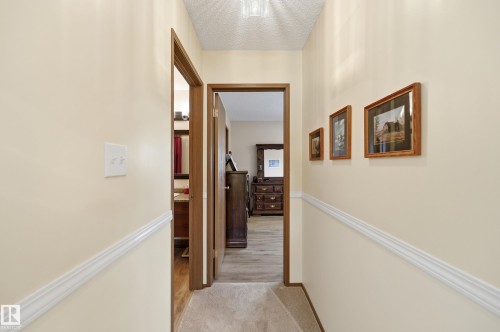 365 Kline Crescent Nw, Edmonton, AB - Indoor Photo Showing Other Room