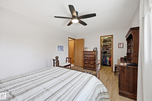 365 Kline Crescent Nw, Edmonton, AB - Indoor Photo Showing Bedroom