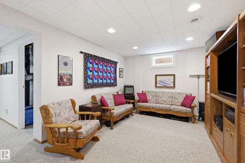 365 Kline Crescent Nw, Edmonton, AB - Indoor