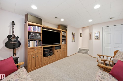 365 Kline Crescent Nw, Edmonton, AB - Indoor