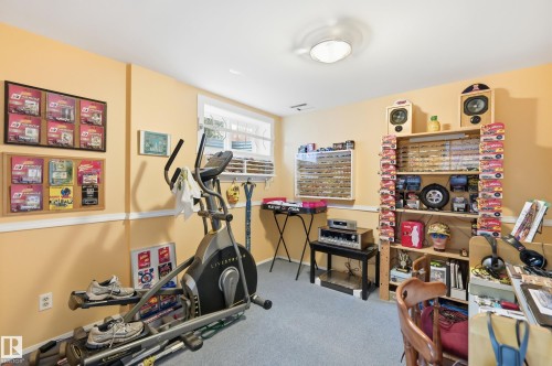 365 Kline Crescent Nw, Edmonton, AB - Indoor Photo Showing Gym Room