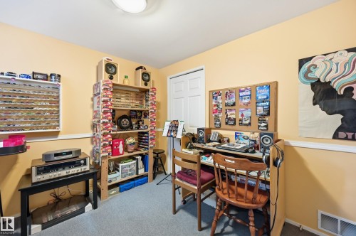 365 Kline Crescent Nw, Edmonton, AB - Indoor