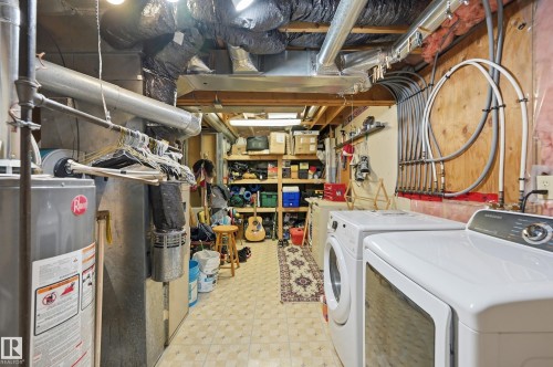 365 Kline Crescent Nw, Edmonton, AB - Indoor Photo Showing Laundry Room