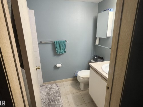 #205 5065 31 Av Nw, Edmonton, AB - Indoor Photo Showing Bathroom