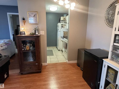 #205 5065 31 Av Nw, Edmonton, AB - Indoor