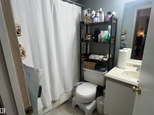 #205 5065 31 Av Nw, Edmonton, AB - Indoor Photo Showing Bathroom