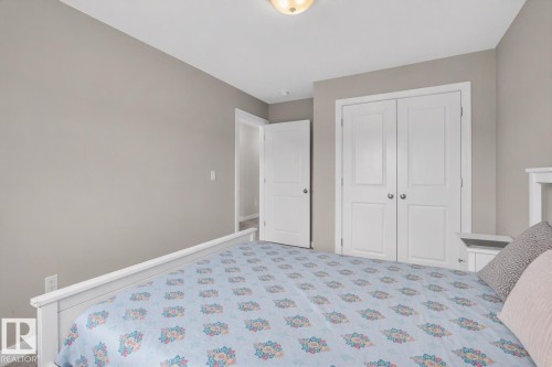 9412 Pear Crescent Sw, Edmonton, AB - Indoor Photo Showing Bedroom