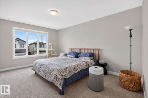 9412 Pear Crescent Sw, Edmonton, AB - Indoor Photo Showing Bedroom