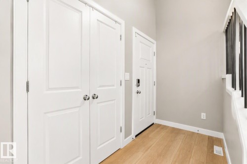 9412 Pear Crescent Sw, Edmonton, AB - Indoor Photo Showing Other Room