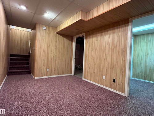 #A 17 Imperial Cr, Devon, AB - Indoor