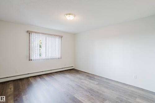 #324 2903 Rabbit Hill Rd Nw, Edmonton, AB - Indoor Photo Showing Other Room
