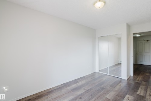 #324 2903 Rabbit Hill Rd Nw, Edmonton, AB - Indoor Photo Showing Other Room
