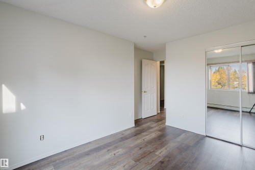 #324 2903 Rabbit Hill Rd Nw, Edmonton, AB - Indoor Photo Showing Other Room