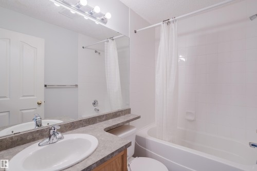 #324 2903 Rabbit Hill Rd Nw, Edmonton, AB - Indoor Photo Showing Bathroom