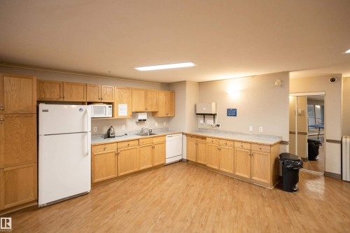 #324 2903 Rabbit Hill Rd Nw, Edmonton, AB - Indoor Photo Showing Kitchen