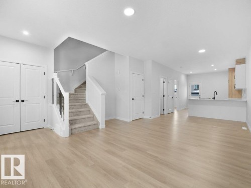 260 24 St Sw Sw, Edmonton, AB - Indoor Photo Showing Other Room
