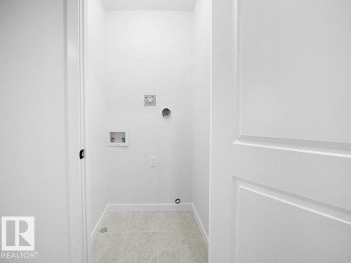 260 24 St Sw Sw, Edmonton, AB - Indoor Photo Showing Other Room