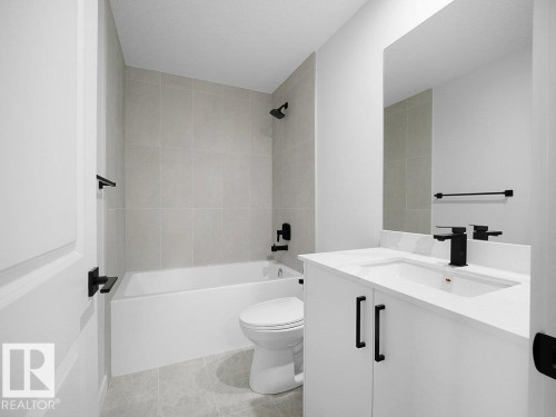 260 24 St Sw Sw, Edmonton, AB - Indoor Photo Showing Bathroom