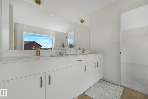 3217 Kulay Way Sw, Edmonton, AB - Indoor Photo Showing Bathroom