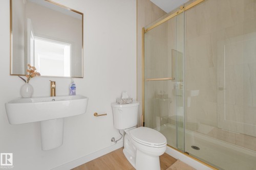 3217 Kulay Way Sw, Edmonton, AB - Indoor Photo Showing Bathroom