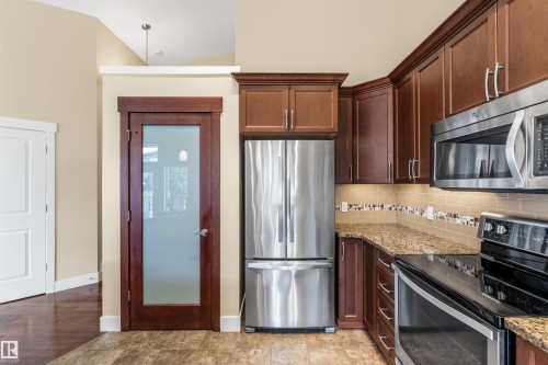 #214 50 Heatherglen Dr, Spruce Grove, AB - Indoor Photo Showing Kitchen With Stainless Steel Kitchen
