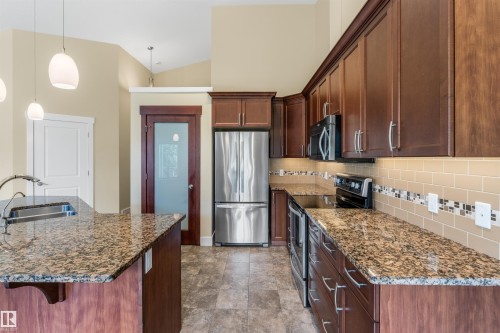 #214 50 Heatherglen Dr, Spruce Grove, AB - Indoor Photo Showing Kitchen With Stainless Steel Kitchen With Upgraded Kitchen