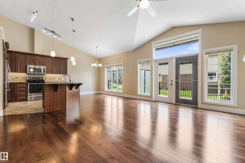 #214 50 Heatherglen Dr, Spruce Grove, AB - Indoor Photo Showing Kitchen With Upgraded Kitchen