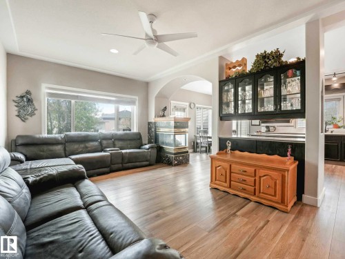 153 Kulawy Drive Nw, Edmonton, AB - Indoor Photo Showing Living Room