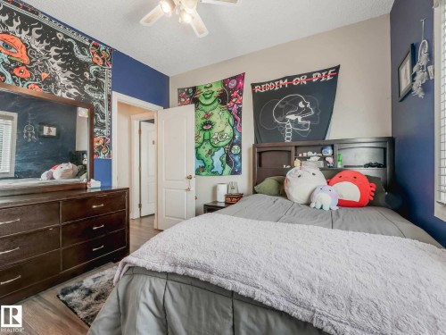 153 Kulawy Drive Nw, Edmonton, AB - Indoor Photo Showing Bedroom