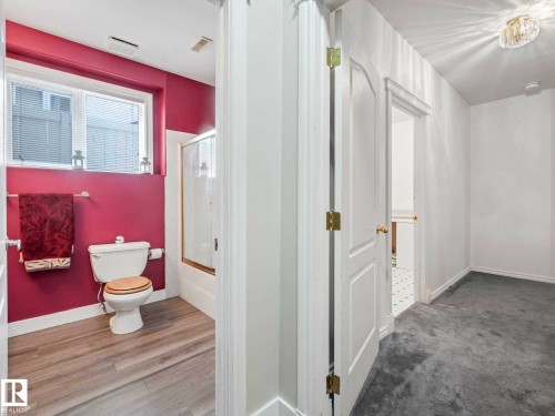 153 Kulawy Drive Nw, Edmonton, AB - Indoor Photo Showing Bathroom