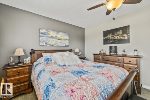 7408 133 Avenue Nw, Edmonton, AB - Indoor Photo Showing Bedroom
