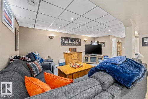 7408 133 Avenue Nw, Edmonton, AB - Indoor