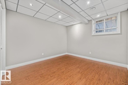 7408 133 Avenue Nw, Edmonton, AB - Indoor Photo Showing Other Room