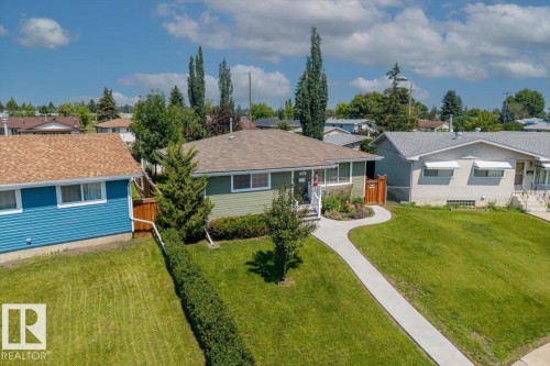7408 133 Avenue Nw, Edmonton, AB - Outdoor