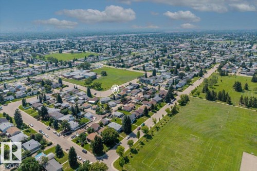 7408 133 Avenue Nw, Edmonton, AB - Outdoor With View