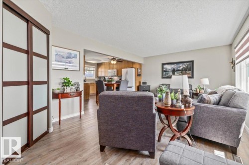 7408 133 Avenue Nw, Edmonton, AB - Indoor Photo Showing Other Room
