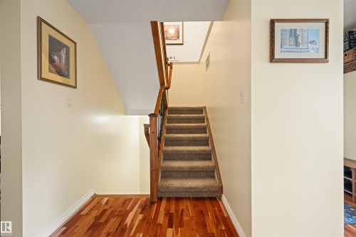31 Royal Road Nw, Edmonton, AB - Indoor Photo Showing Other Room