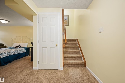 31 Royal Road Nw, Edmonton, AB - Indoor