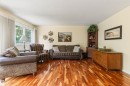 31 Royal Road Nw, Edmonton, AB  - Indoor Photo Showing Living Room 